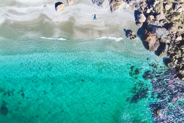Los Mejores Parques Naturales de Andalucía: Rutas y Paisajes Inolvidables aerial view of beach during daytime