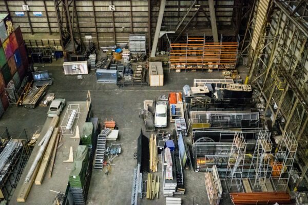 Sistemas de pesaje industrial: control y rendimiento aerial photo of gray metal parts